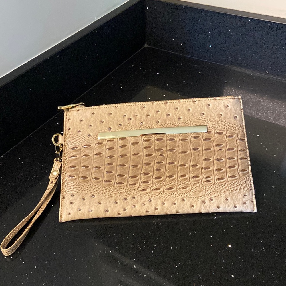 Faux Beige Leather Ostrich Pattern Wallet Clutch